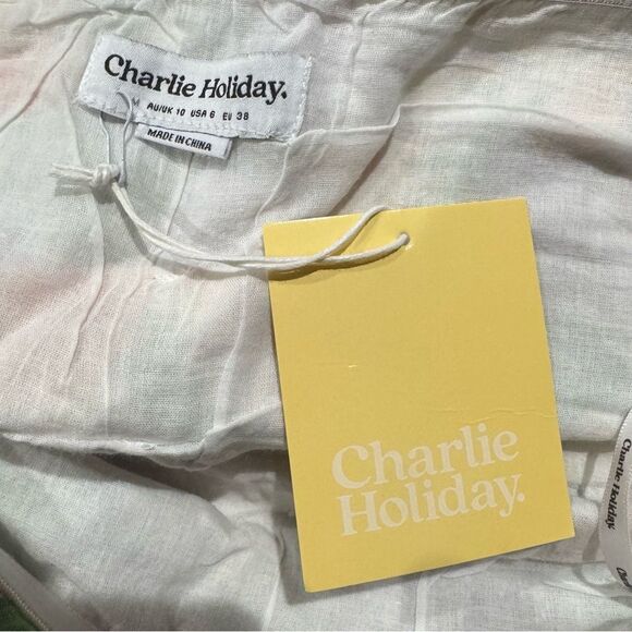 NEW Charlie Holiday Springtime Floral Jarrah Top Women’s 6 - Picture 5 of 5